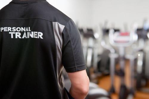 Personal Training veren bir Personal Trainer in görseli
